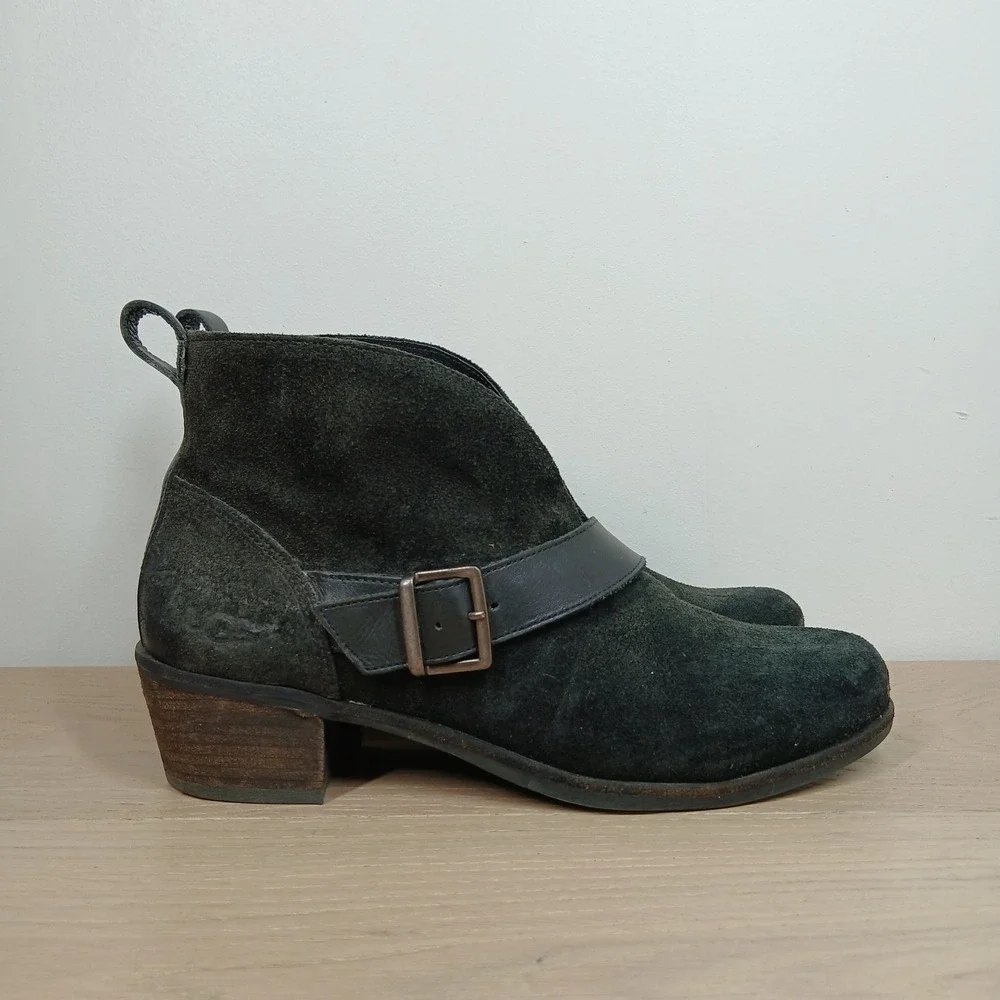 UGG Ankle Boots Womens 8.5 Black Suede Buckle Western Boho Moto Block Heel